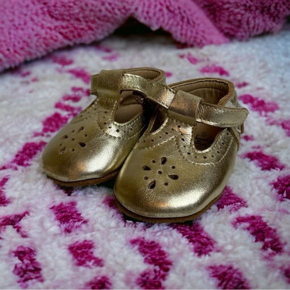 🌟 Adorable Liv & Leo Gold Fringe Moccasins Soft Sole Girl Size 6-12 months - Picture 1 of 8
